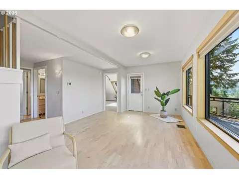 Living - 3540 Onyx St, Eugene, OR 97405 photo 5 of 6