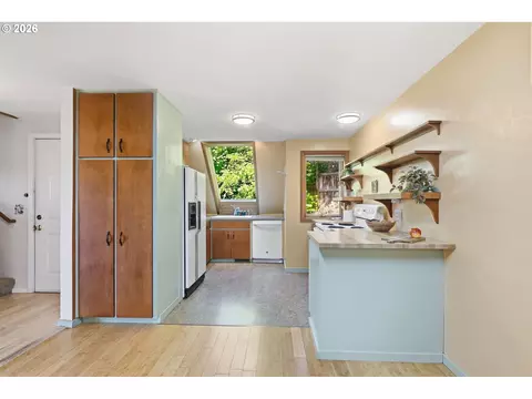 Kitchen - 3540 Onyx St, Eugene, OR 97405 photo 4 of 4