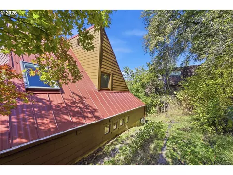 Exterior - 3540 Onyx St, Eugene, OR 97405 photo 12 of 19