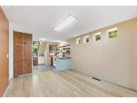 Living - 3540 Onyx St, Eugene, OR 97405 photo 6 of 6