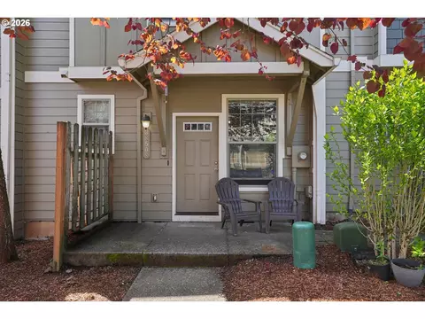 Exterior - 38508 Galway St, Sandy, OR 97055 photo 2 of 3