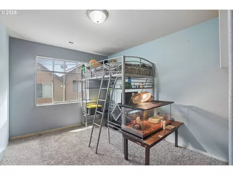 Bedroom - 38508 Galway St, Sandy, OR 97055 photo 5 of 6