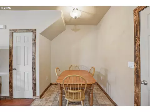Dining - 38508 Galway St, Sandy, OR 97055 photo 2 of 2