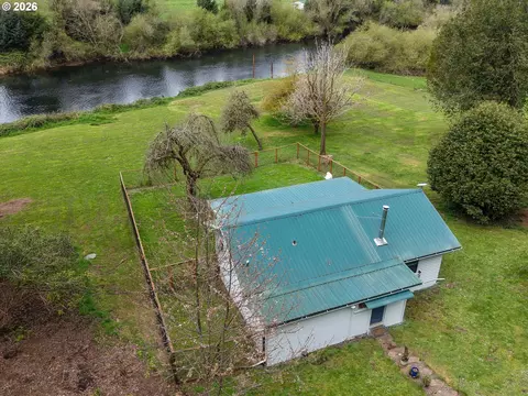 98397 Stian Smith Rd, Coos Bay, OR 97420