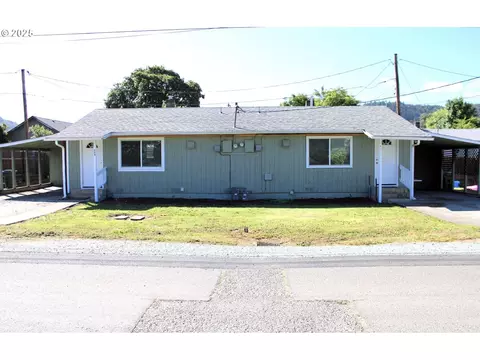 451 E 3rd Ave, Riddle, OR 97469 photo 1