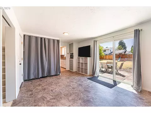 2410 Gilham Rd, Eugene, OR 97408 photo 22