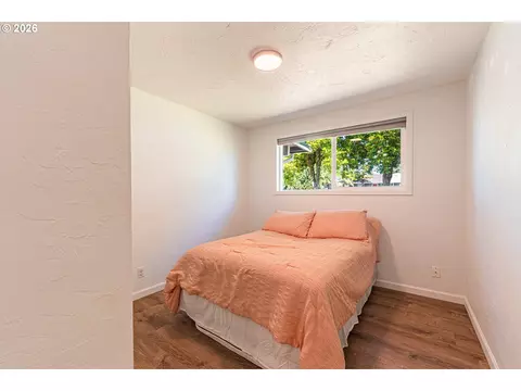 2410 Gilham Rd, Eugene, OR 97408 photo 13