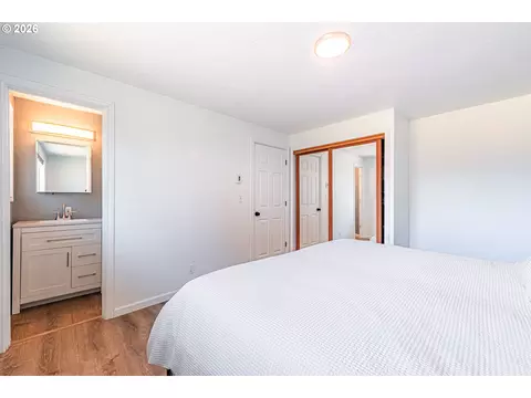 2410 Gilham Rd, Eugene, OR 97408 photo 16