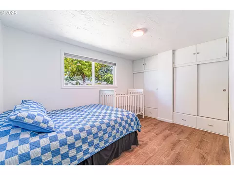 2410 Gilham Rd, Eugene, OR 97408 photo 14
