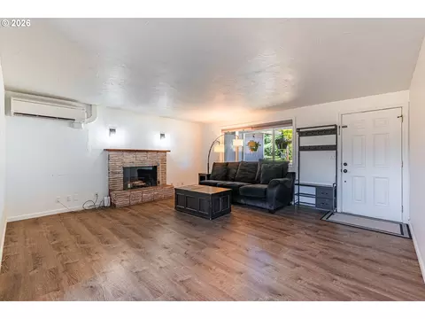2410 Gilham Rd, Eugene, OR 97408 photo 8