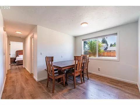 2410 Gilham Rd, Eugene, OR 97408 photo 10