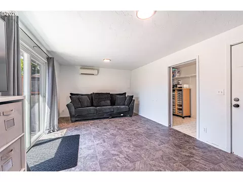 2410 Gilham Rd, Eugene, OR 97408 photo 21