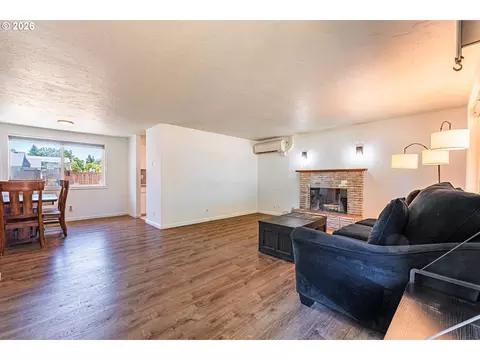 2410 Gilham Rd, Eugene, OR 97408 photo 7