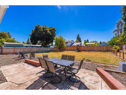 2410 Gilham Rd, Eugene, OR 97408 photo 24