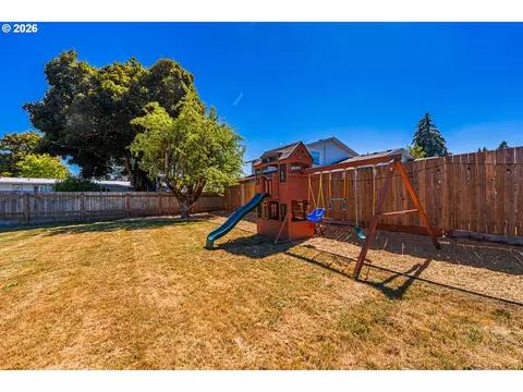 2410 Gilham Rd, Eugene, OR 97408 photo 26