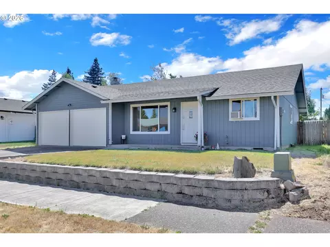 326 38th Pl, Springfield, OR 97478 photo 3
