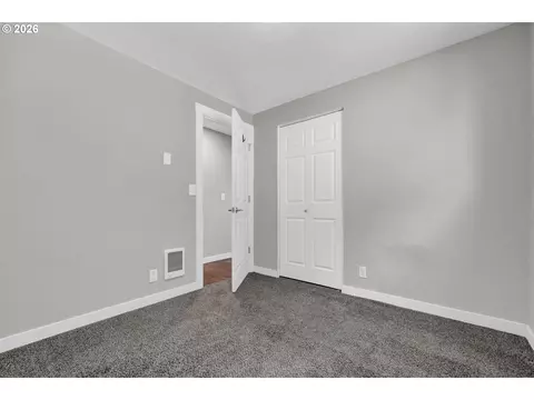 326 38th Pl, Springfield, OR 97478 photo 27