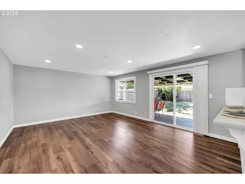 326 38th Pl, Springfield, OR 97478 photo 18
