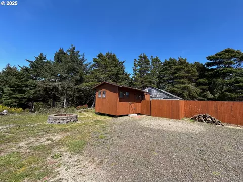 88433 2nd Ave, Florence, OR 97439