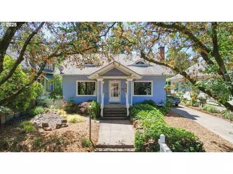 3914 SE Ivon St, Portland, OR 97202
