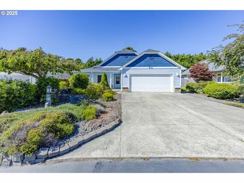63 Spyglass Ln, Florence, OR 97439