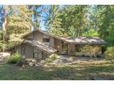 2751 Warren St, Eugene, OR 97405