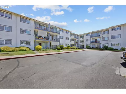 950 Evergreen Rd #306, Woodburn, OR 97071