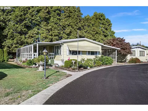 1225 W 10th Ave # 50, Junction City, OR 97448