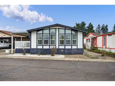 658 S 57th St #81, Springfield, OR 97478
