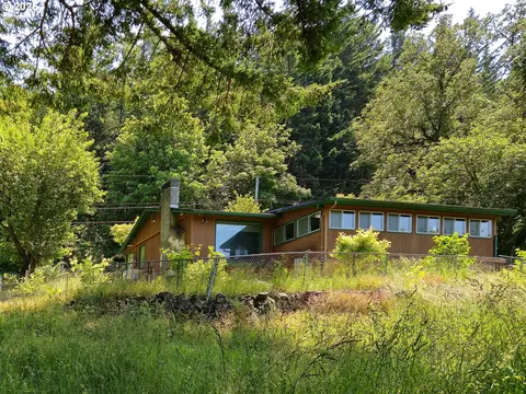 47845 E Hist Columbia River Hwy, Corbett, OR 97019