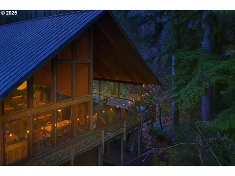 71461 Fishhawk Rd, Clatskanie, OR 97016