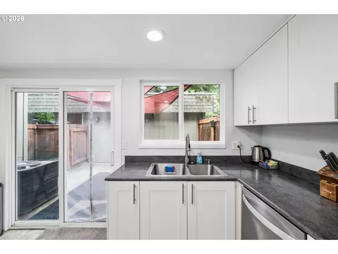 Kitchen - 1500 Norkenzie Rd, Eugene, OR 97401 photo 2 of 2