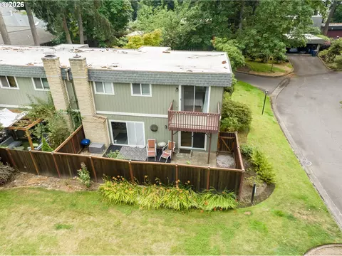 Exterior - 1500 Norkenzie Rd, Eugene, OR 97401 photo 4 of 9