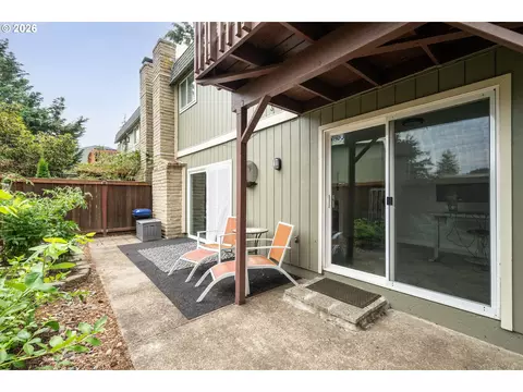 Exterior - 1500 Norkenzie Rd, Eugene, OR 97401 photo 3 of 9