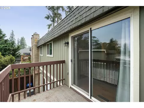 Exterior - 1500 Norkenzie Rd, Eugene, OR 97401 photo 5 of 9