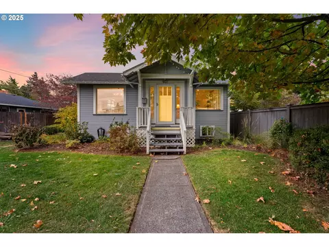 907 Pine St, Hood River, OR 97031