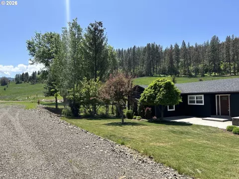 506 S Holmes St, Wallowa, OR 97885