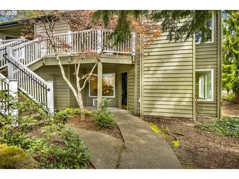5054 Foothills Dr #B, Lake Oswego, OR 97034