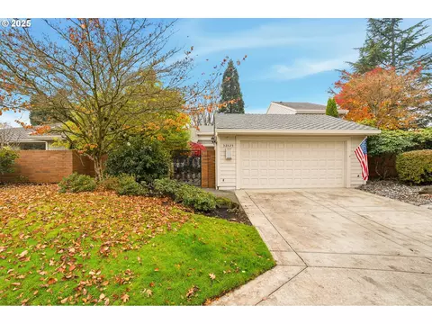 32525 SW Arbor Lake Dr, Wilsonville, OR 97070