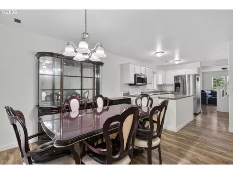 Dining - 871 N 20th Way, Cornelius, OR 97113 photo 2 of 2