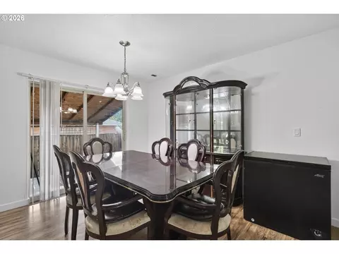 Dining - 871 N 20th Way, Cornelius, OR 97113 photo 1 of 2