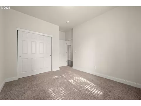 Bedroom - 1190 Peascod Dr, Eugene, OR 97402 photo 6 of 6