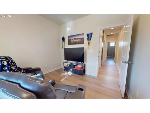 Entry Way - 375 Mia Ln, Eugene, OR 97401 photo 3 of 3