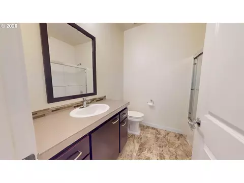 Bath - 375 Mia Ln, Eugene, OR 97401 photo 1 of 4