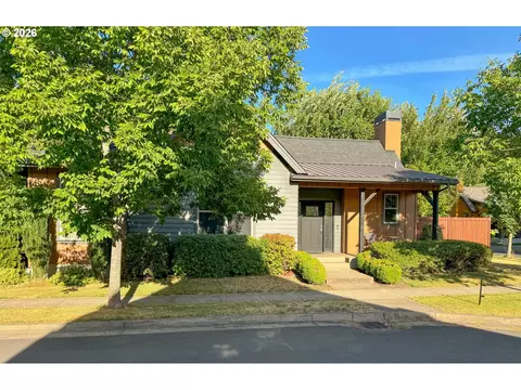 Exterior - 375 Mia Ln, Eugene, OR 97401 photo 2 of 4