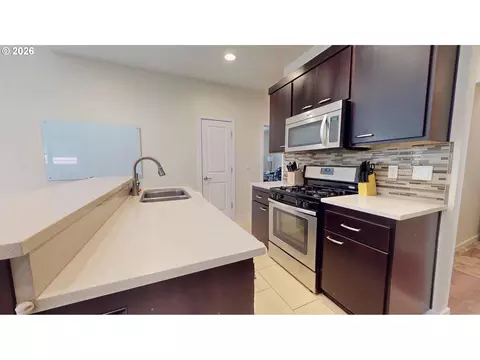 Kitchen - 375 Mia Ln, Eugene, OR 97401 photo 3 of 6