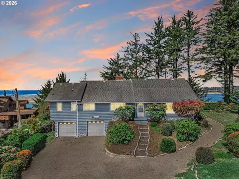 1050 SW Norwood Dr, Waldport, OR 97394