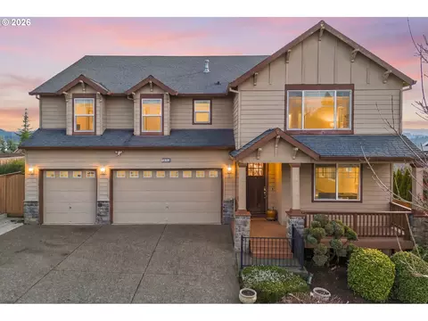 12702 SE Meadehill Ave, Happy Valley, OR 97086