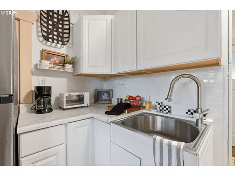 Kitchen - 3249 3rd St, Hubbard, OR 97032 photo 6 of 6