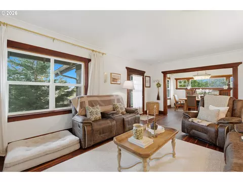 Living - 3249 3rd St, Hubbard, OR 97032 photo 1 of 1